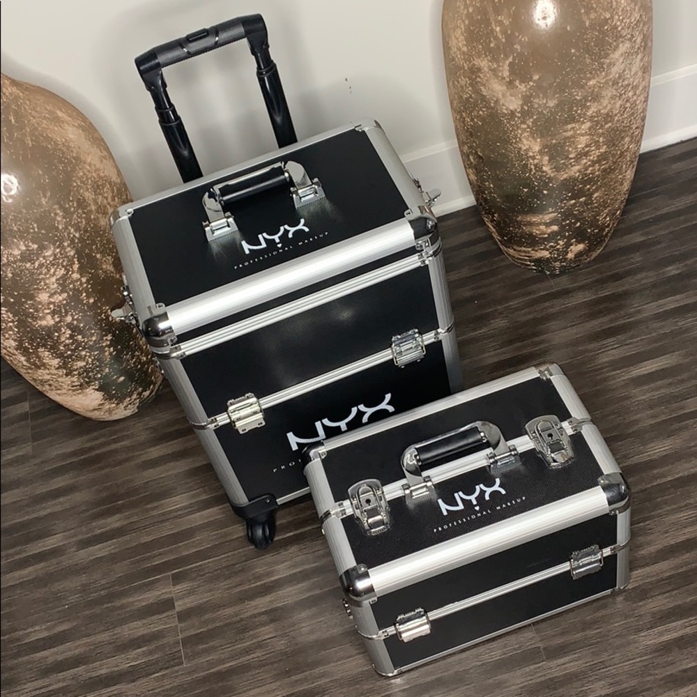 NYX Professional Makeup Case $165 - Picture 4 of 5